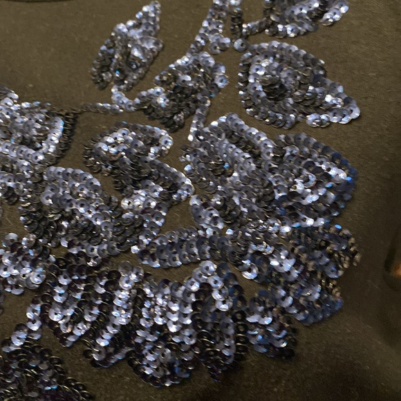 Quacker Factory black long sleeved top with dark navy embellishments. Size XL - Picture 5 of 5